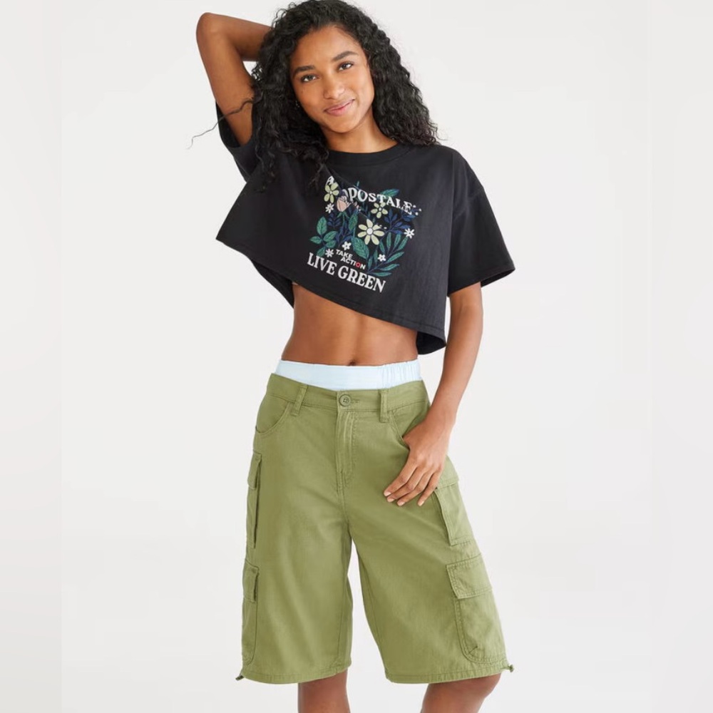 Women’s Aeropostale Green Cargo Shorts with Utility Pockets